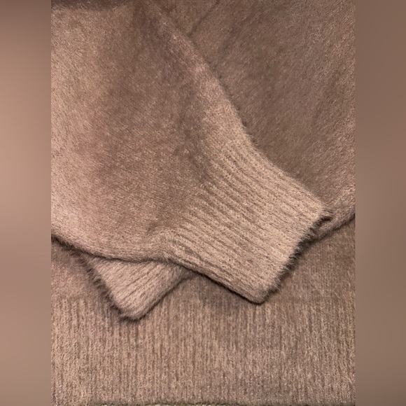 Gently use excellent condition very soft xs - Picture 5 of 5